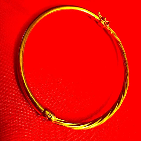 WOW POSHMARK - Authentic 10K Gold Italian Bangle Bracelet - Picture 5 of 16
